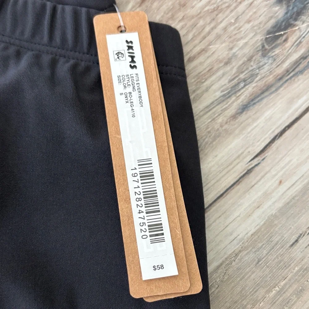 SKIMS Onyx Fits Everybody Leggings - Picture 2 of 2